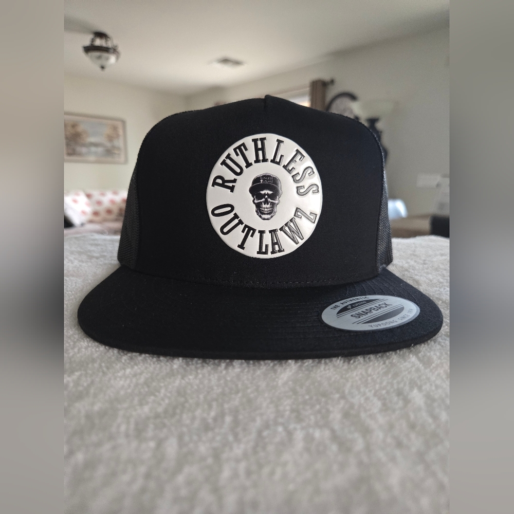 RUTHLESS OUTLAWZ CUSTOMS  FLEX PATCH  CAP.      (5 PANEL  FLAT CAP MESH.)